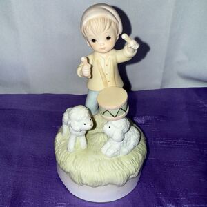 1982 Vintage Lefton Drummer Boy Music Box – Lambs Jamming in Pasture Harmony